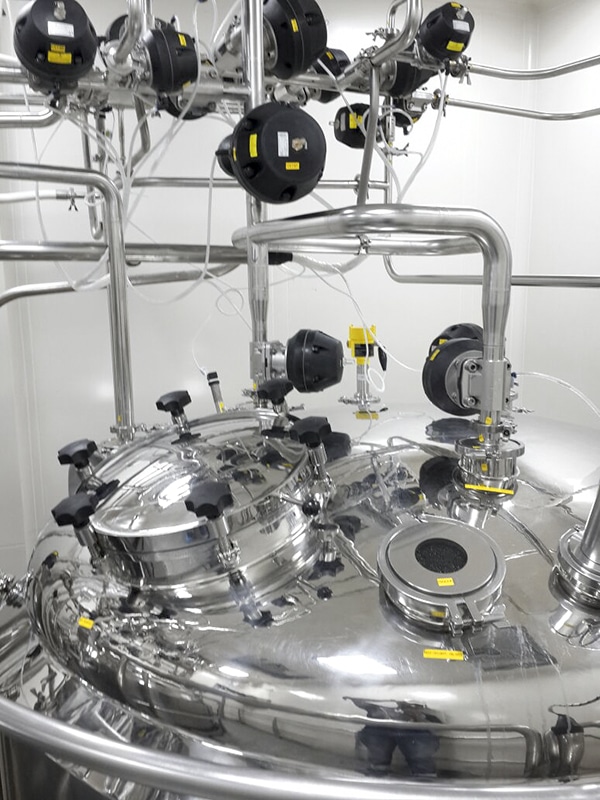 Adam Fabriwerk equips the vessels with the necessary components and delivers them essentially "ready for use" to the pharmaceutical and biopharmaceutical industries.