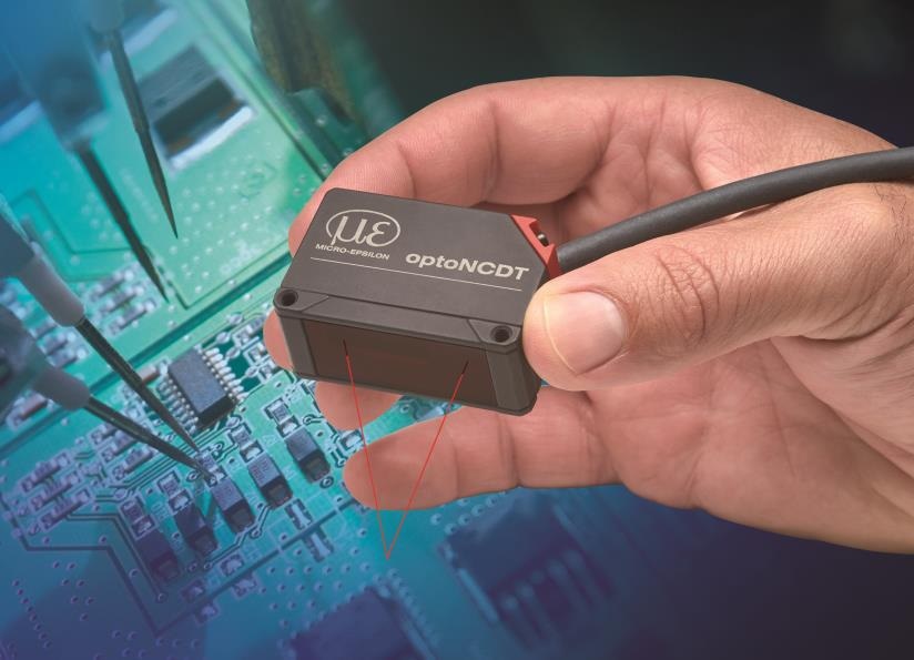 The optoNCDT 1320/1420 laser point sensors measure smallest details, for example when inspecting the coplanarity of IC pins in pick-and-place machines.