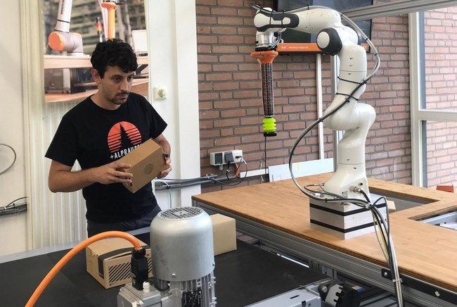 Proximity Heat Sensors on Robots Could Minimize Hazards in Human-Robot Interaction in Industry