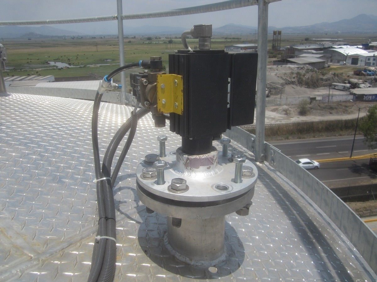 Laser Distance Sensors Reliably Measure Fill Levels in Dusty Storage Silos