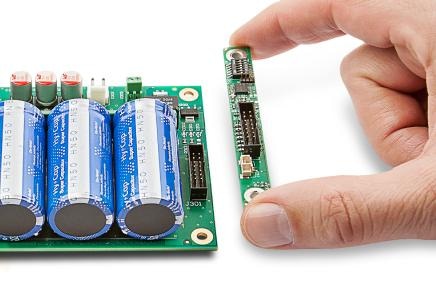 Intelligent & µExtension module for supercap UPS optimizes uninterruptible power supply of latest mainboards